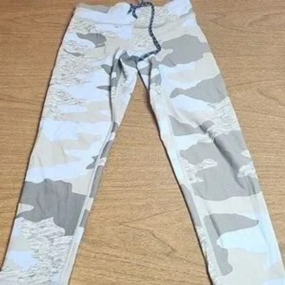 Aerie Camouflage Capri Leggings, Gray and Blue, Womens Size Small - Picture 4 of 9
